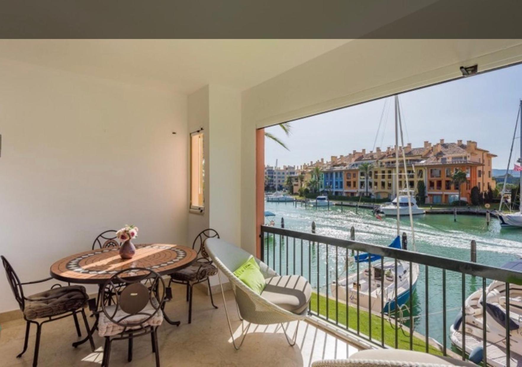 Apartamento Con Piscina ,Playa Con Vistas Panoramicas En La Marina De Sotogrande San Roque  Luaran gambar