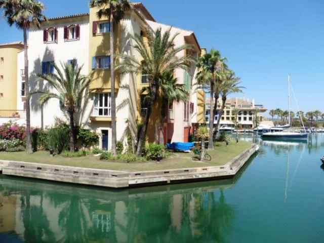 Apartamento Con Piscina ,Playa Con Vistas Panoramicas En La Marina De Sotogrande San Roque  Luaran gambar