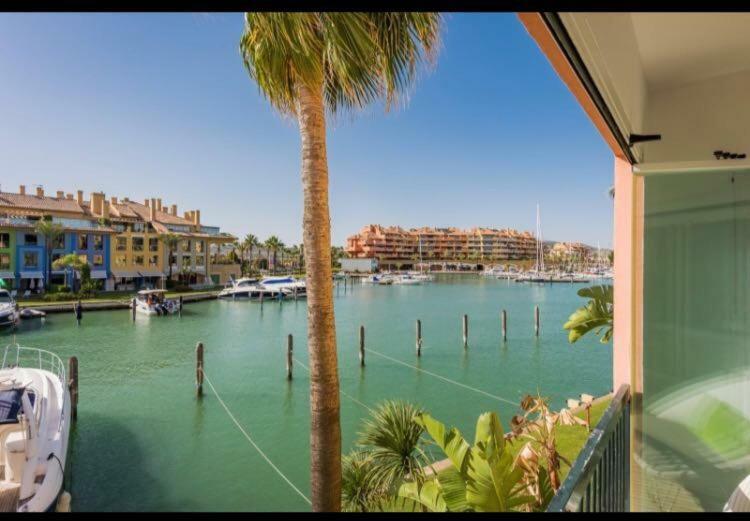 Apartamento Con Piscina ,Playa Con Vistas Panoramicas En La Marina De Sotogrande San Roque  Luaran gambar